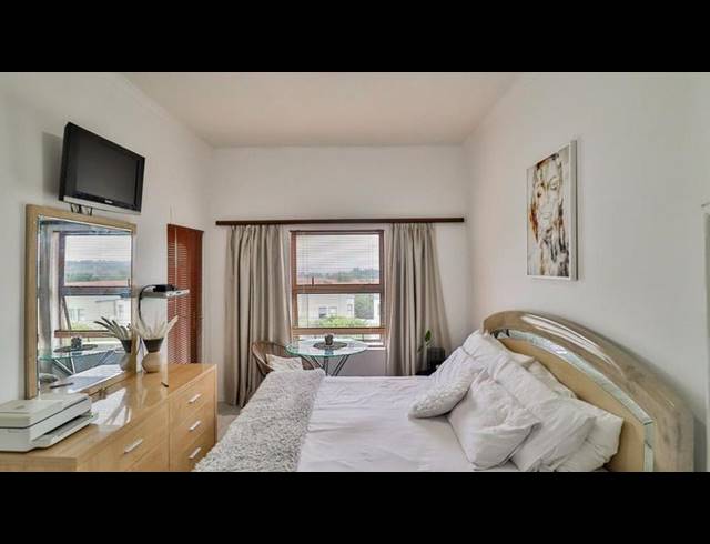 2 BEDROOM APARTMENT FOR SALE IN BRYANSTON